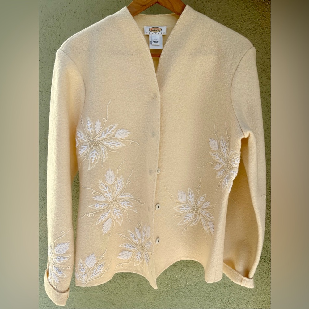 Vintage Talbots Cream Floral Embroidered Cardigan Size M Petites Never Worn